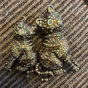Sparkling Cat Brooch Set